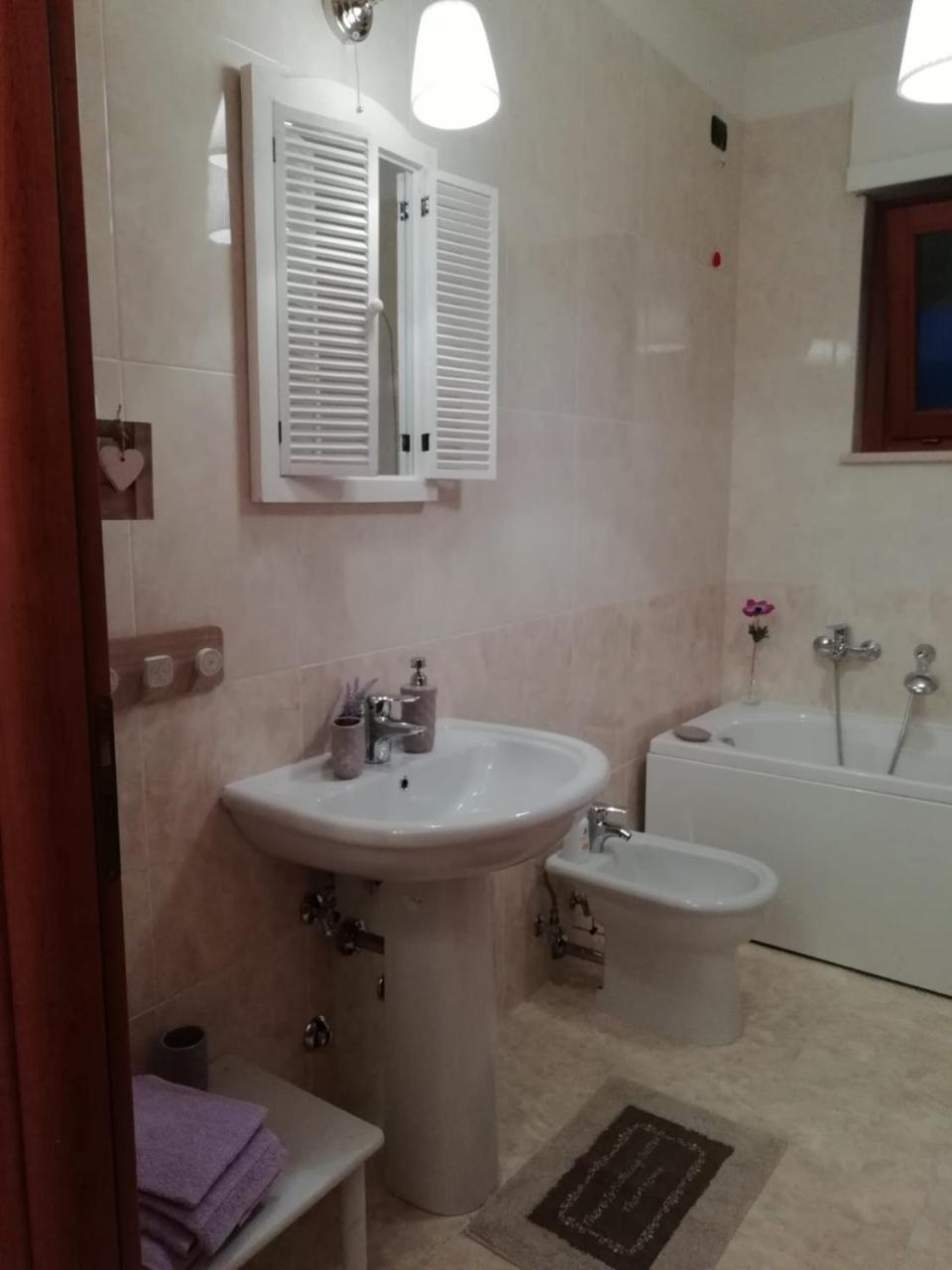 Beti House Heart'S And Roses Rooms Ponte Galeria Exterior foto