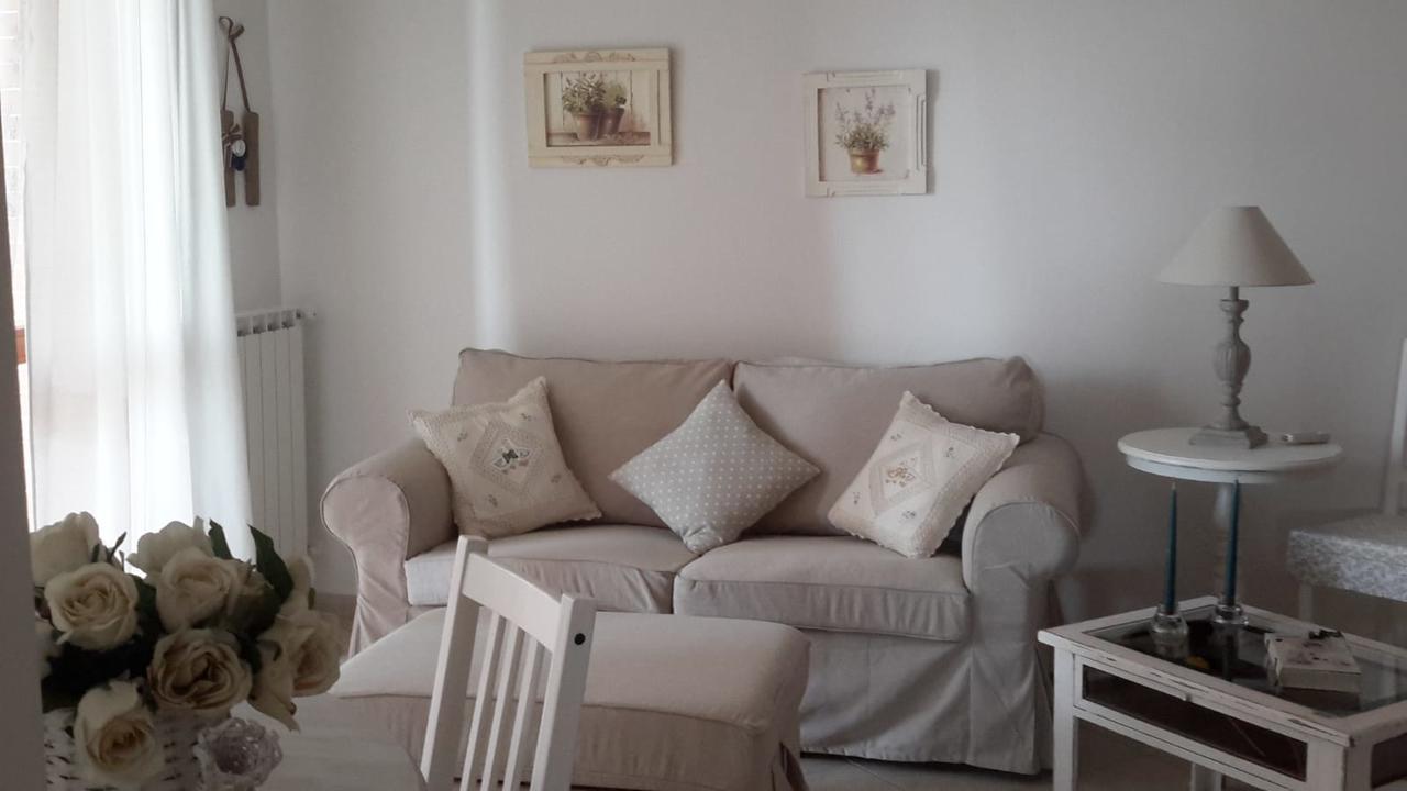 Beti House Heart'S And Roses Rooms Ponte Galeria Exterior foto